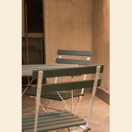 Nespolino, Piccola Casetta In Centro Storico Al Piano Terra Con Piccolo Spazio Esterno Privato Неаполь Экстерьер фото